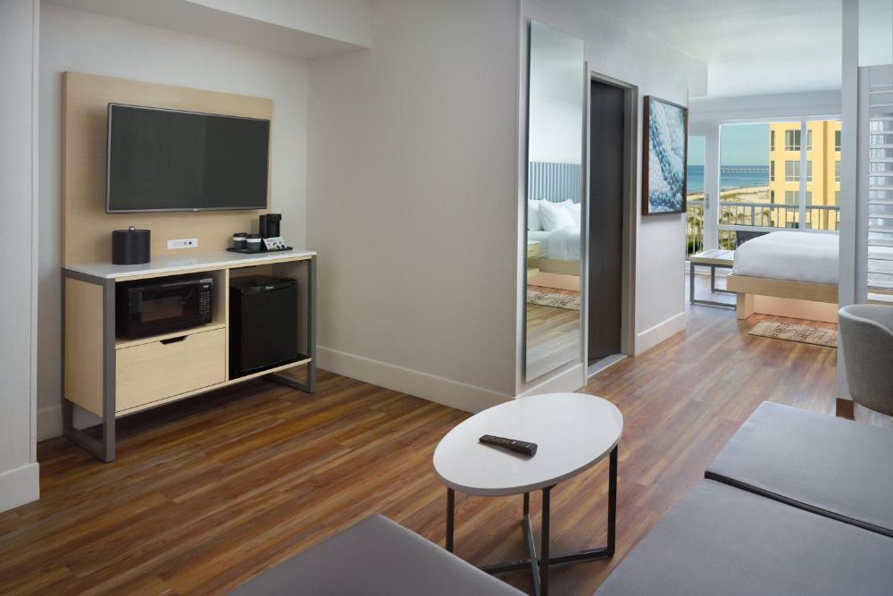 Queen Studio with Balcony - Gulf View interior